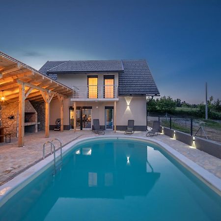 Villa Nesa - Beautiful Guest House At Continental Croatia With Outdoor Swimming Pool, Sauna And 3 Bedrooms Plaški Exteriör bild
