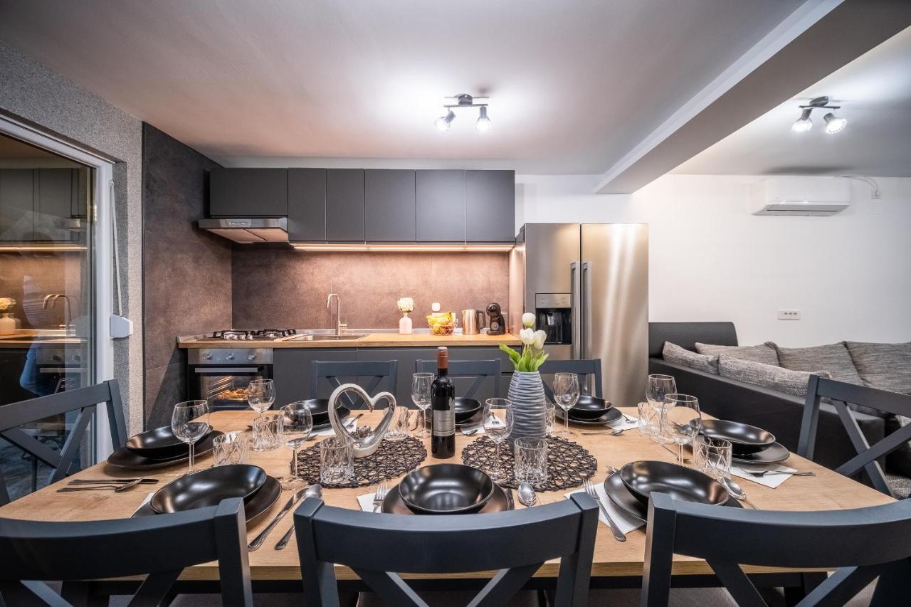 Villa Nesa - Beautiful Guest House At Continental Croatia With Outdoor Swimming Pool, Sauna And 3 Bedrooms Plaški Exteriör bild