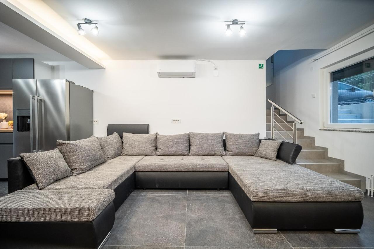 Villa Nesa - Beautiful Guest House At Continental Croatia With Outdoor Swimming Pool, Sauna And 3 Bedrooms Plaški Exteriör bild