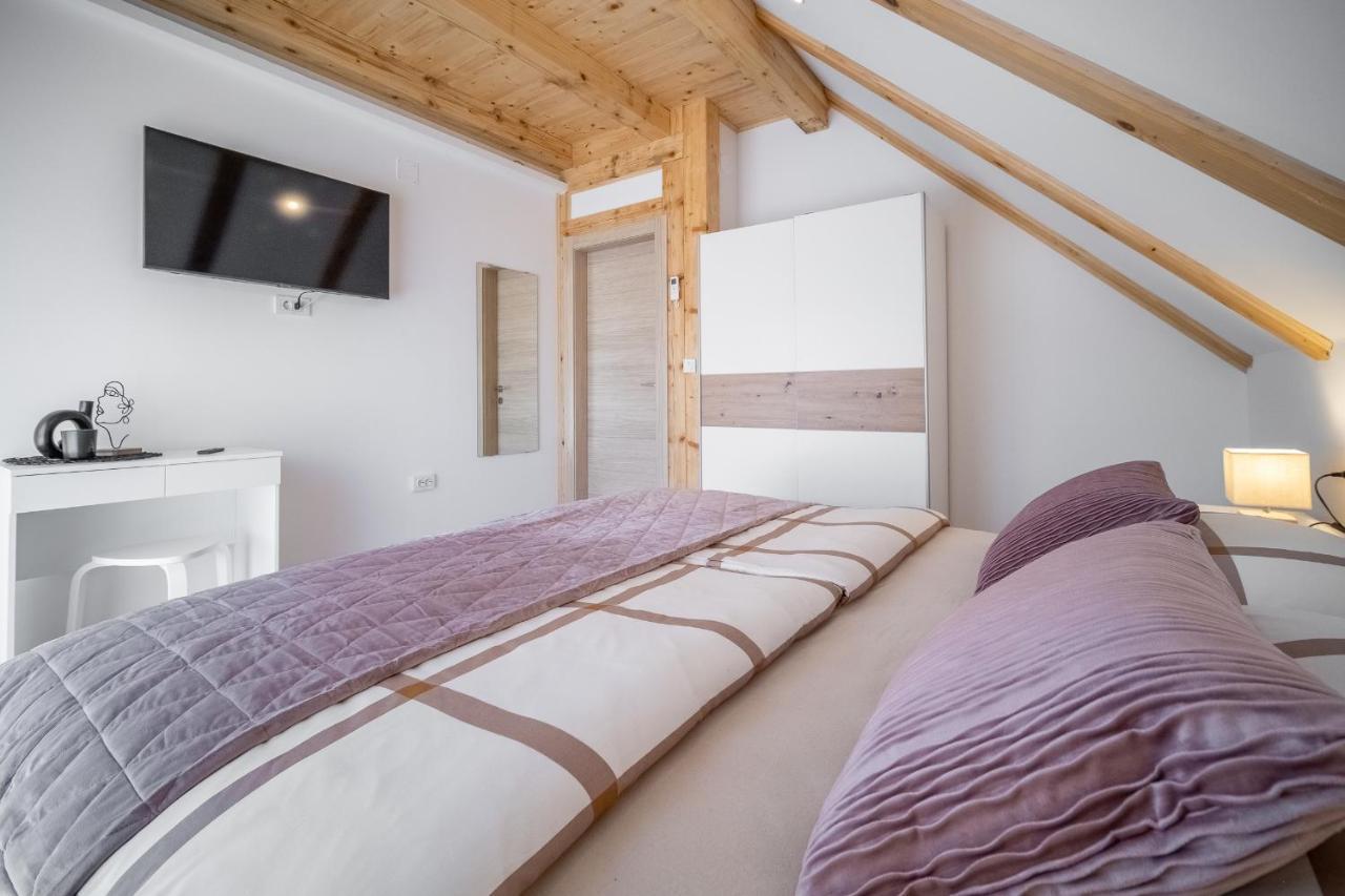 Villa Nesa - Beautiful Guest House At Continental Croatia With Outdoor Swimming Pool, Sauna And 3 Bedrooms Plaški Exteriör bild