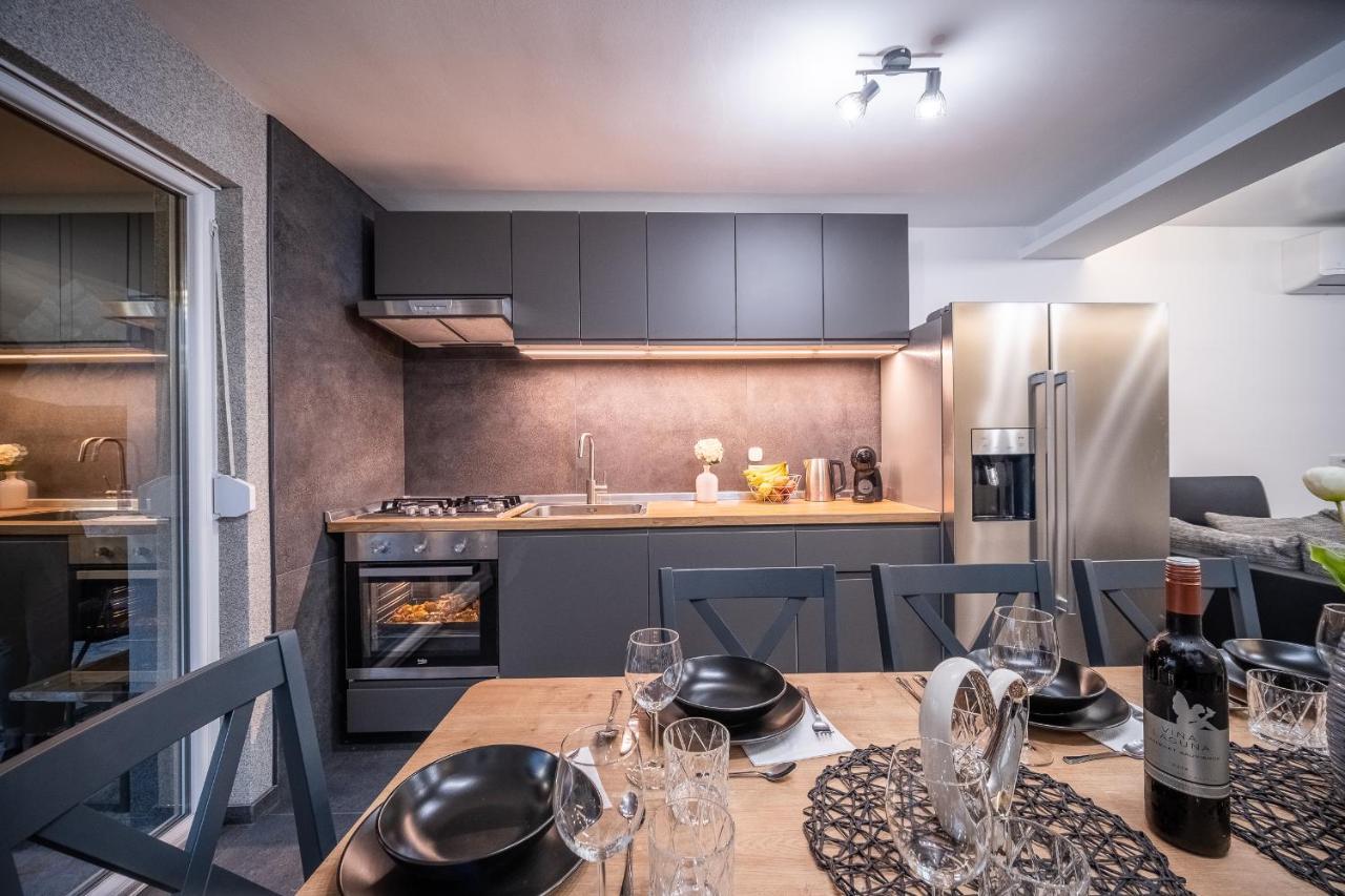 Villa Nesa - Beautiful Guest House At Continental Croatia With Outdoor Swimming Pool, Sauna And 3 Bedrooms Plaški Exteriör bild