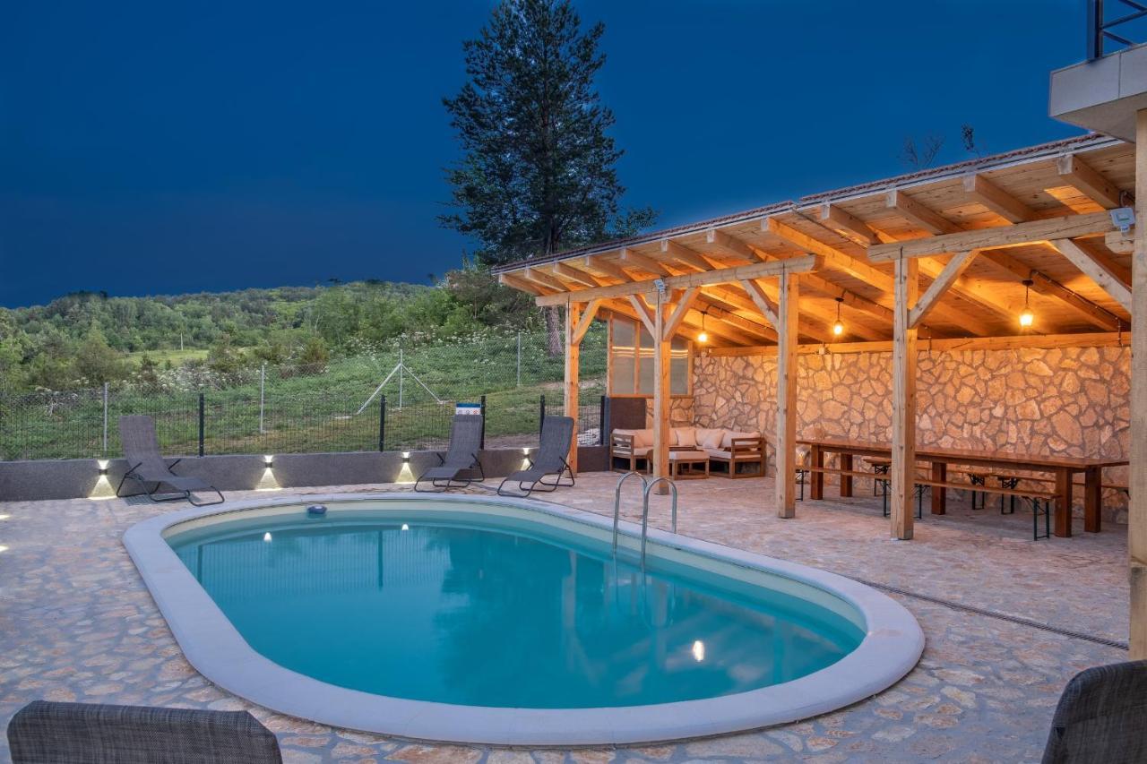 Villa Nesa - Beautiful Guest House At Continental Croatia With Outdoor Swimming Pool, Sauna And 3 Bedrooms Plaški Exteriör bild