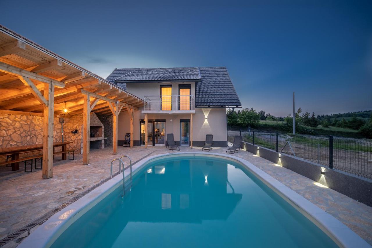 Villa Nesa - Beautiful Guest House At Continental Croatia With Outdoor Swimming Pool, Sauna And 3 Bedrooms Plaški Exteriör bild